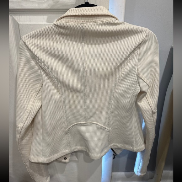 Express Jacket - Picture 2 of 3